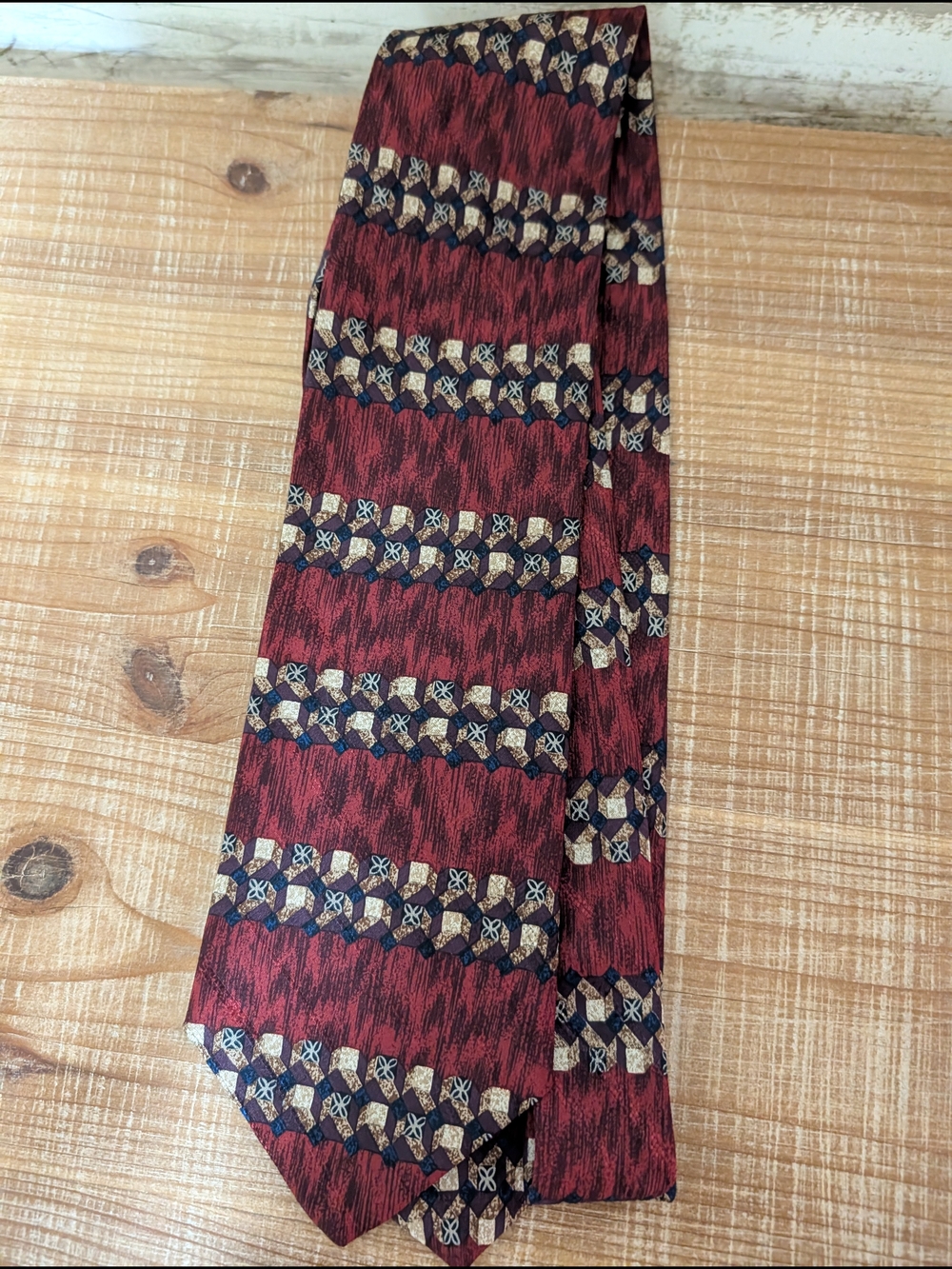 Liz Claiborne Burgundy & Navy Patterned Men's Tie
